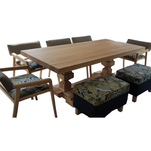 Oak Dining Room Table With Turned Legs